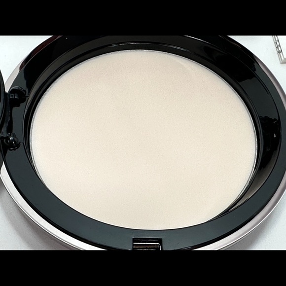 NEW - Perricone MD No Makeup Instant Blur
Primer - 10g / 0.35oz. - Picture 4 of 9